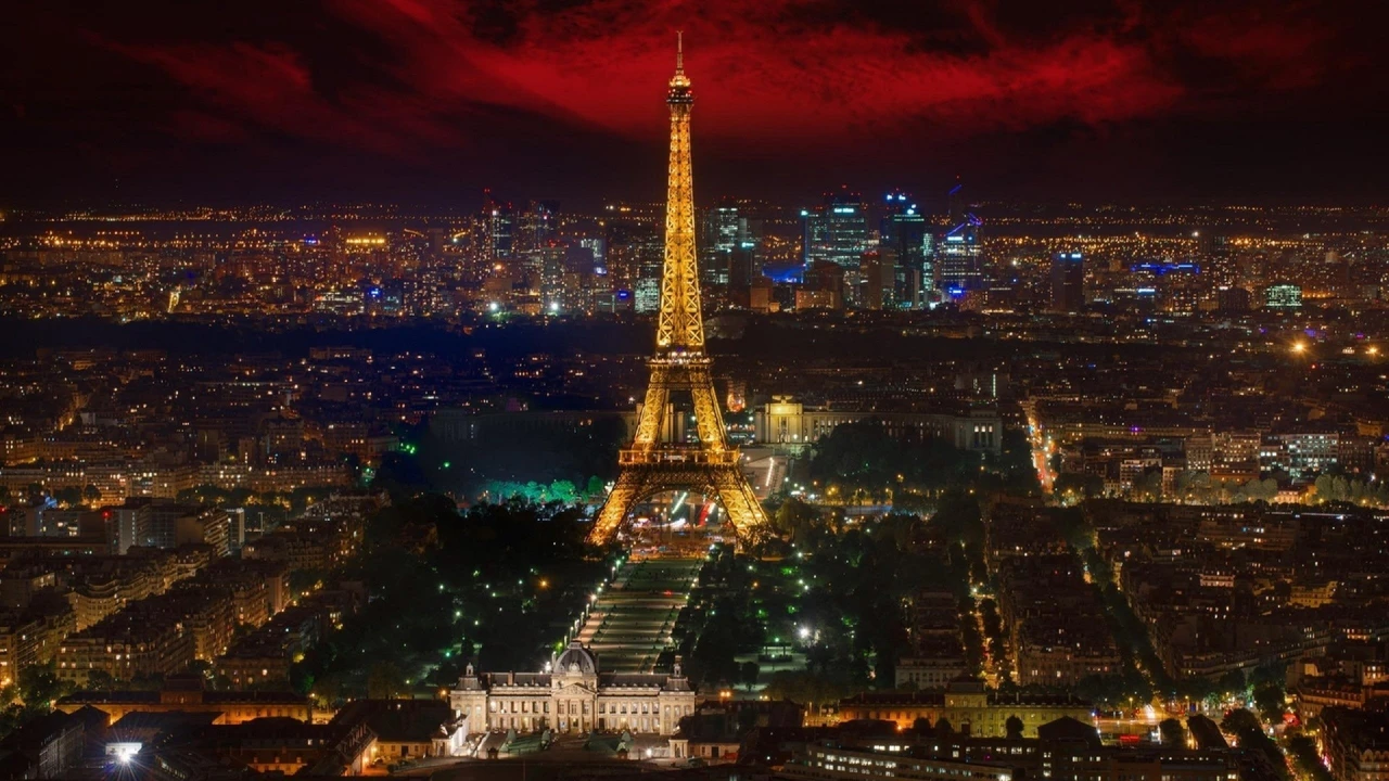 Unforgettable Nights in the City of Lights: Exploring Nightlife in Paris